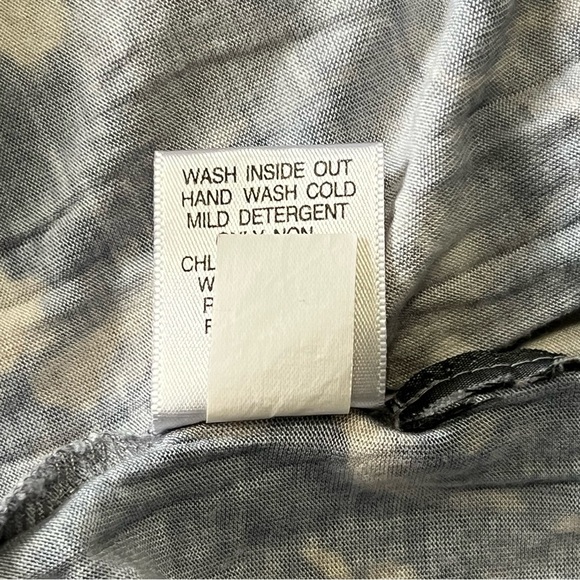 Simply Vera Watercolor Shirt Size Large Sheer Overlay Attached Tank Top Lavender - Picture 9 of 11